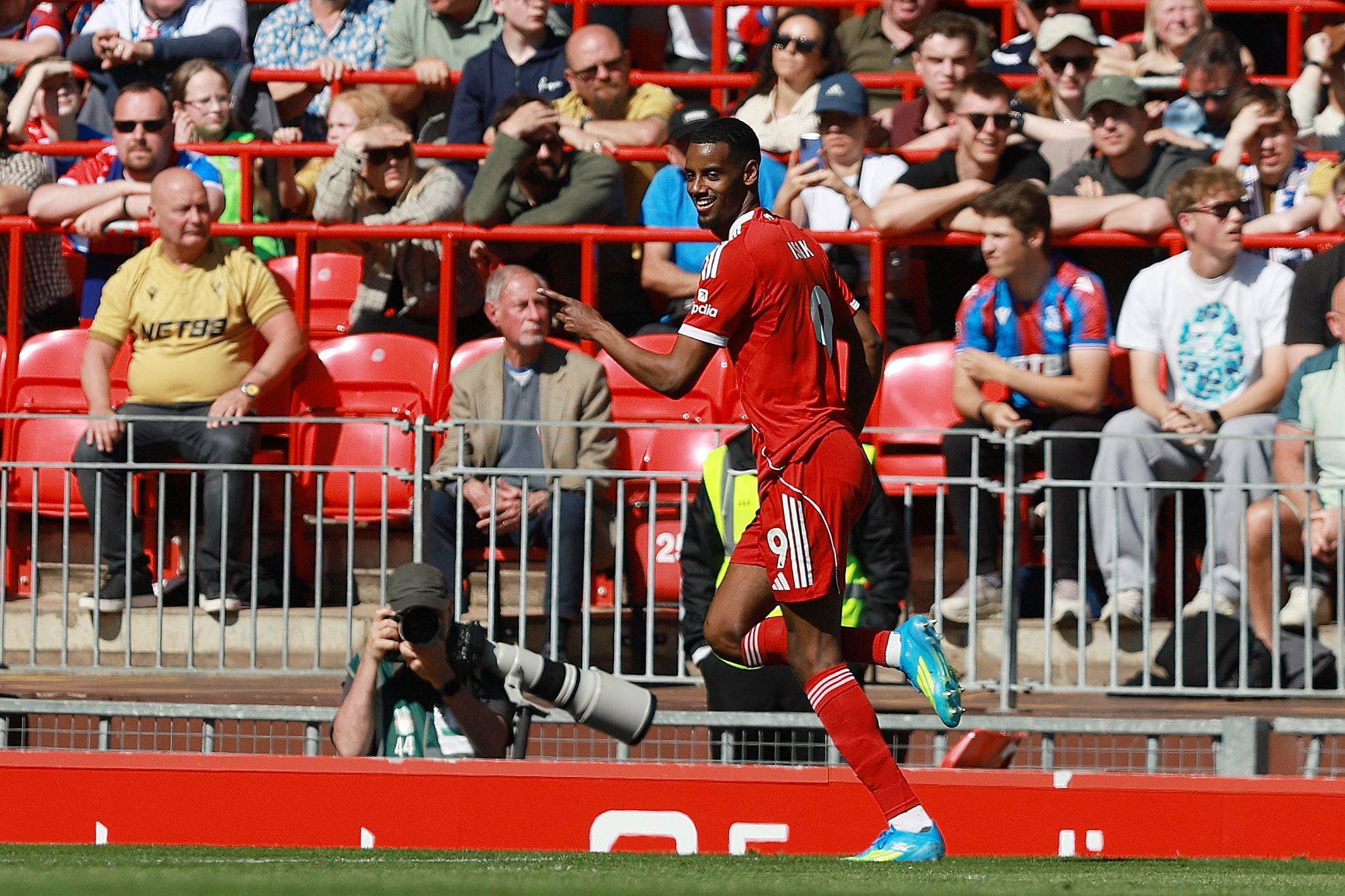 Liverpool legend reacts to crucial victory over Crystal Palace