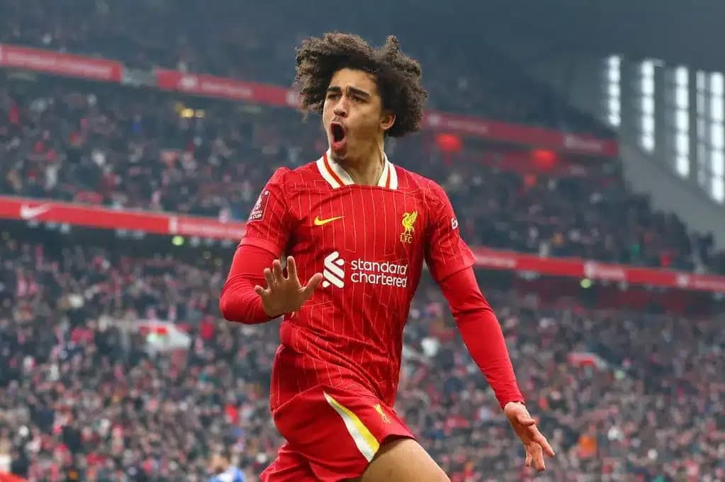 Red Devils' Keeper's Magic Strikes Downfield as Final Shots Fall Short!