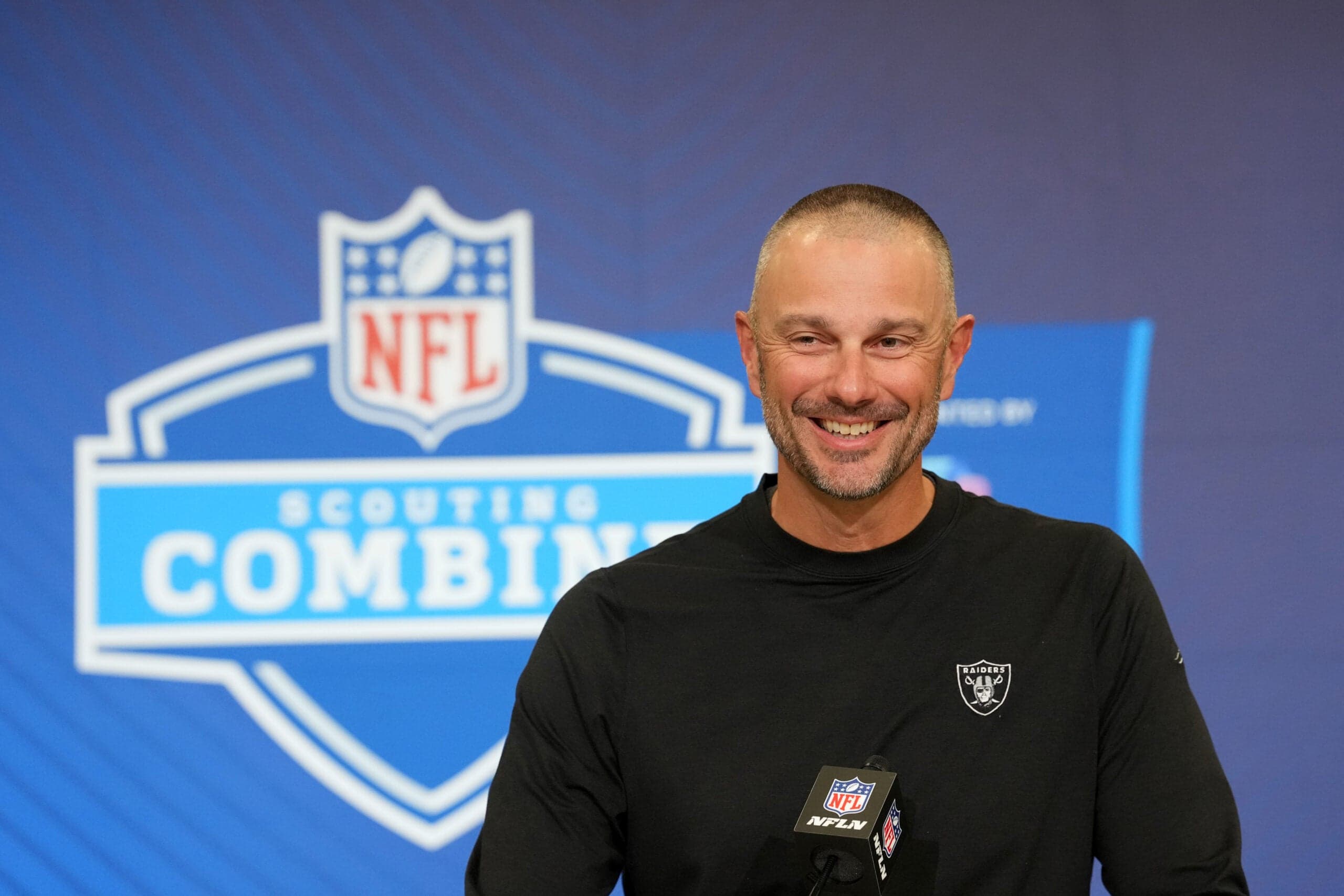 Raiders' former front office member who failed terribly could soon get a second chance at his dream job