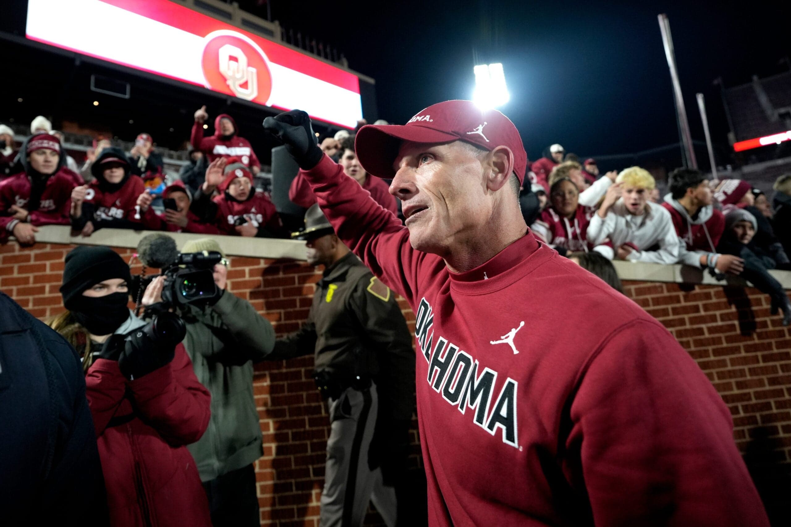 Sooners HC Brent Venables went out of his way to mention one true freshman in particular who's stood out above the rest