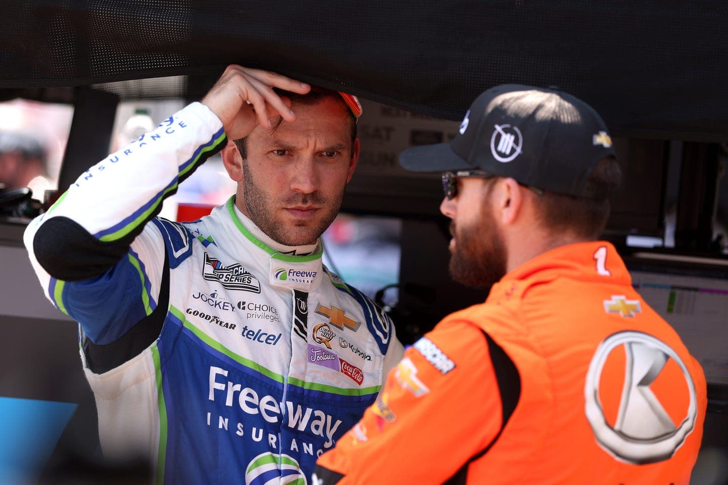 Suarez, Chastain Feud Boils Over After Las Vegas Clash