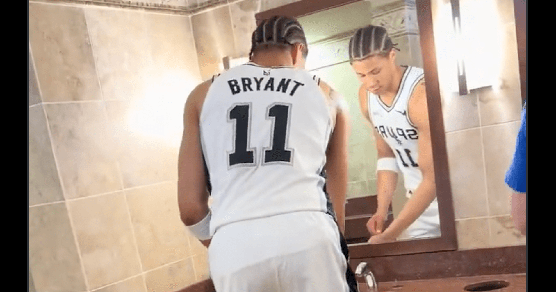 Spurs teammate addresses viral Carter Bryant bathroom video
