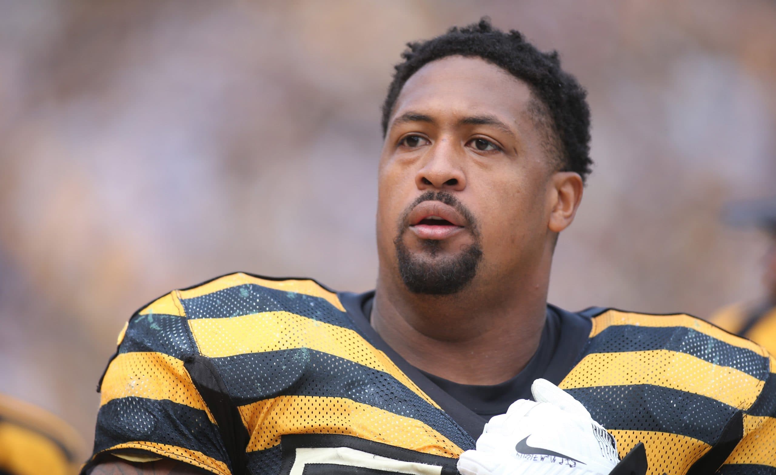 Titans choose Ramon Foster as radio analyst replacement for Dave McGinnis