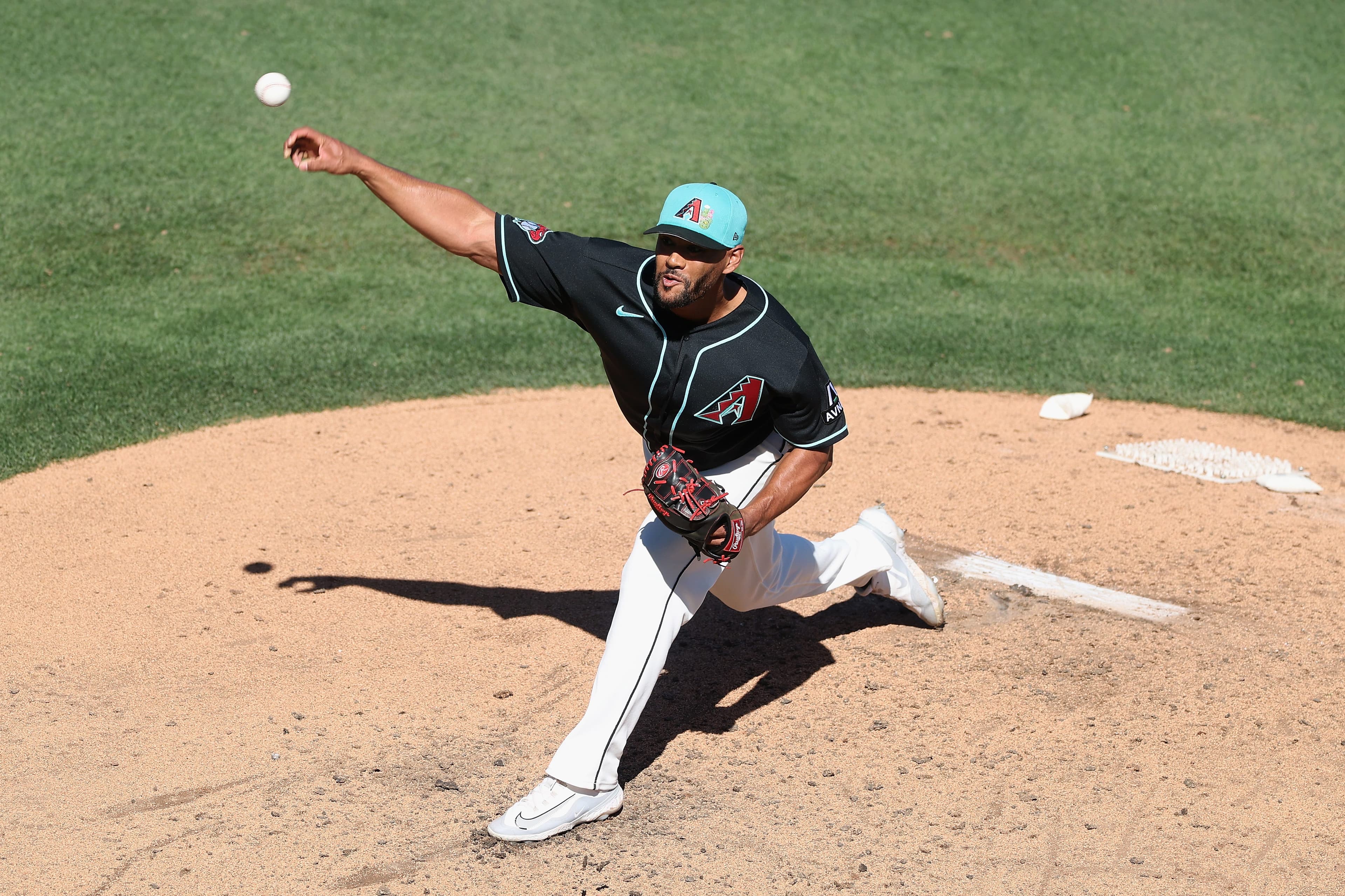 Two veteran relievers clinch jobs on Diamondbacks' Opening Day roster
