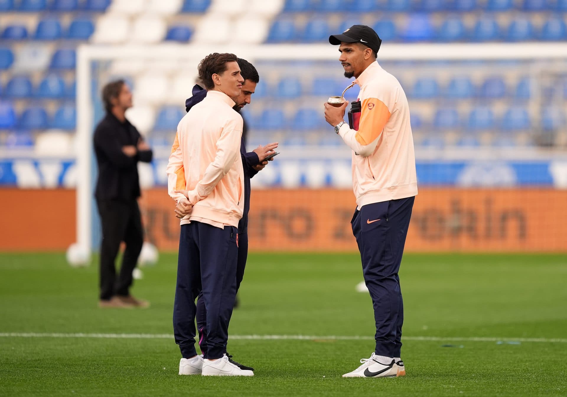 Barcelona defender determined to stay and fight after difficult season
