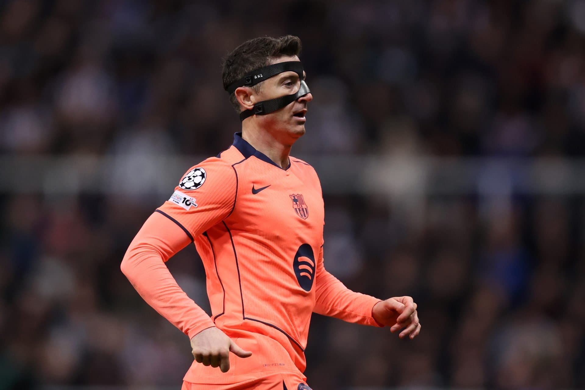 Barcelona forward feeling underappreciated at club; ready to explore move elsewhere