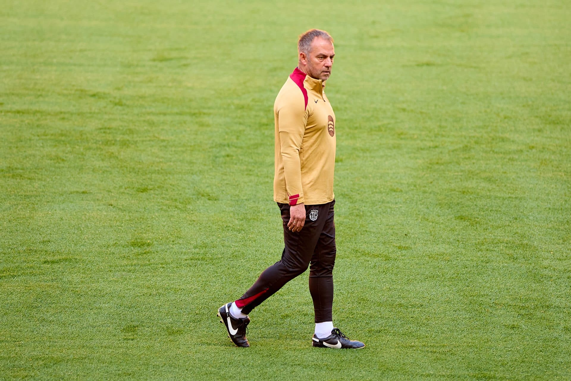 The Barcelona starting XI Hansi Flick tested in training for El Clasico