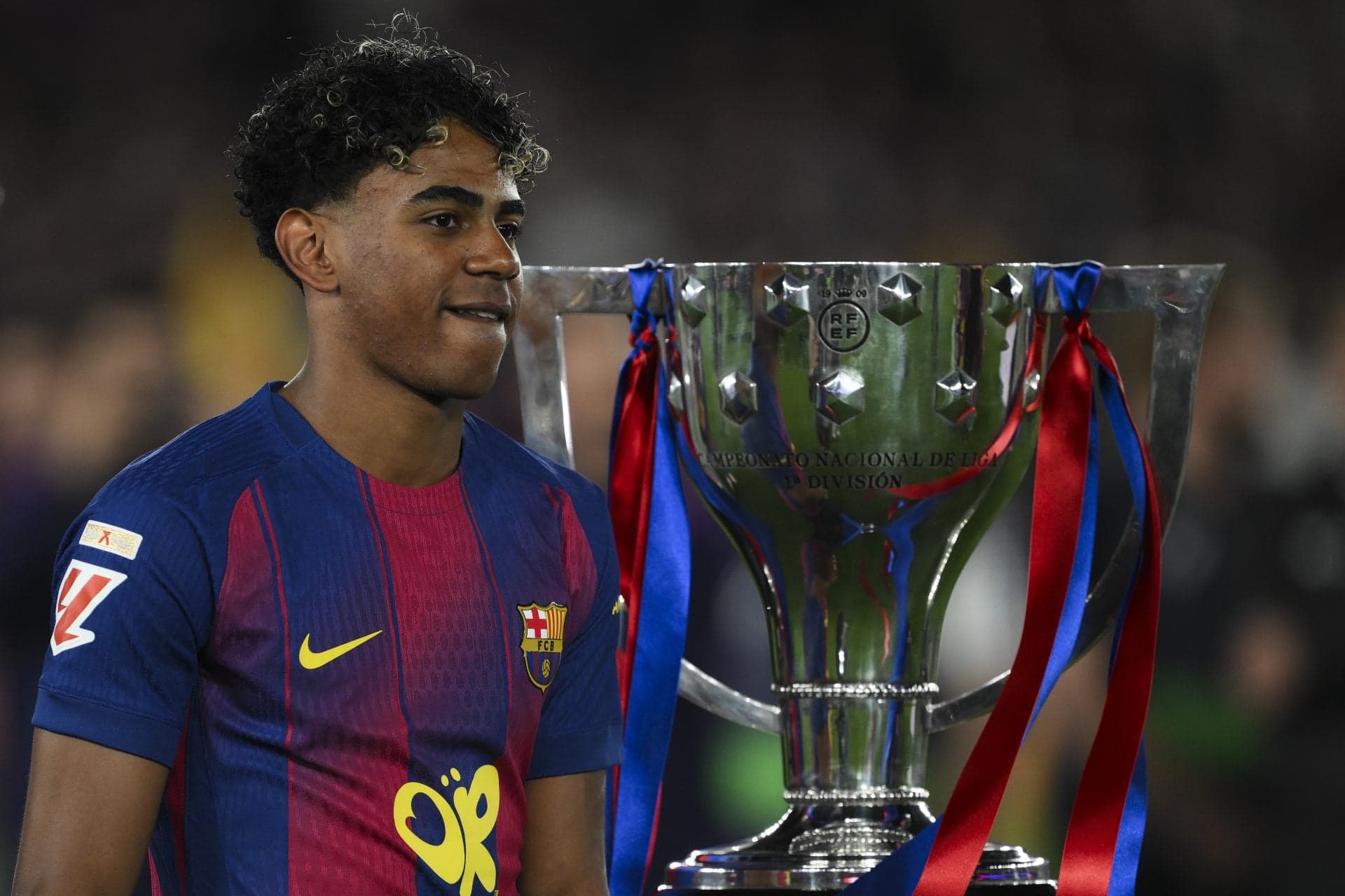 Lamine Yamal makes Champions League promise to Barcelona fans during title parade