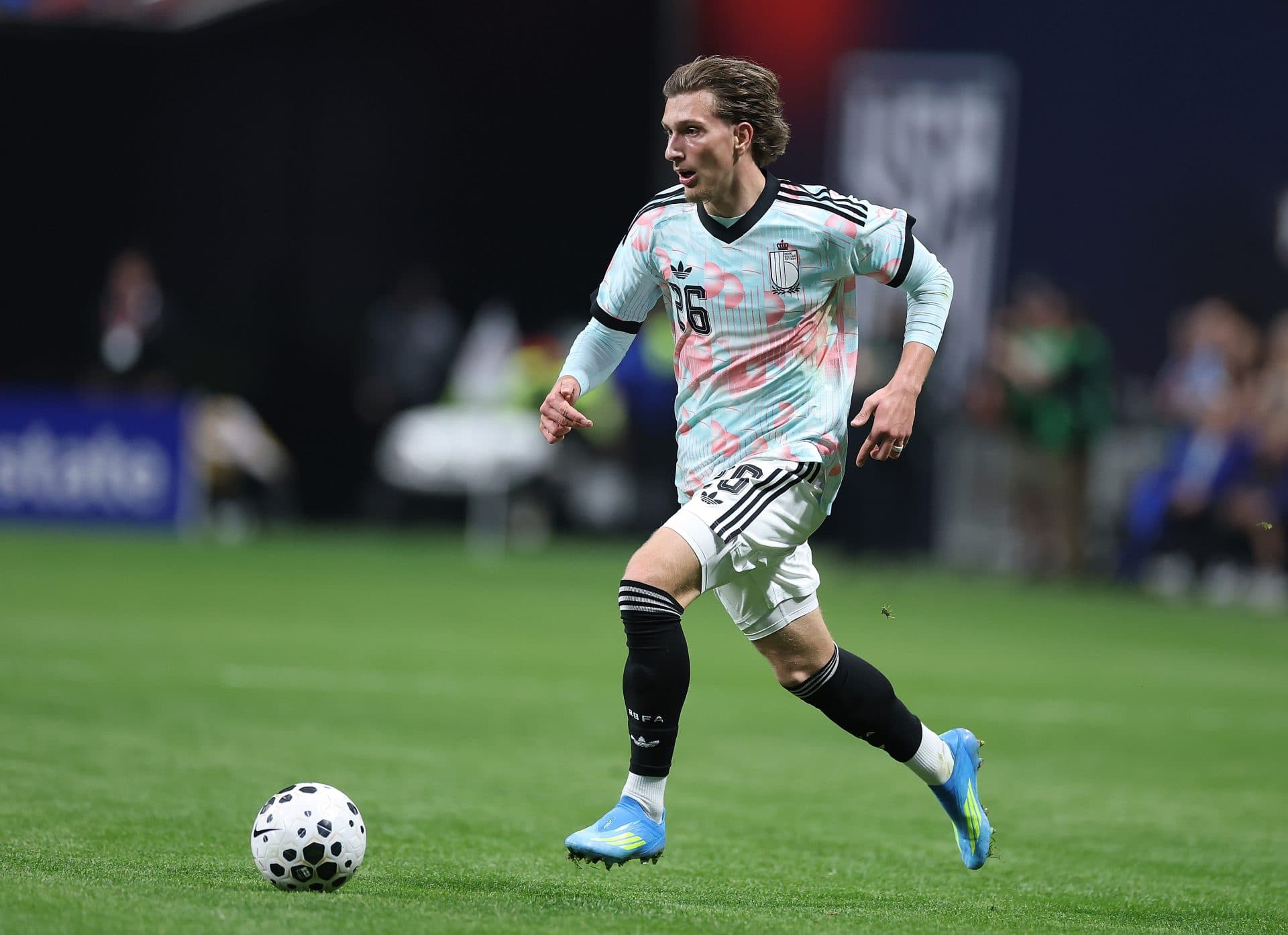 Barcelona closely tracking Ajax youngster dubbed the next Eden Hazard; Arsenal, Chelsea also keen