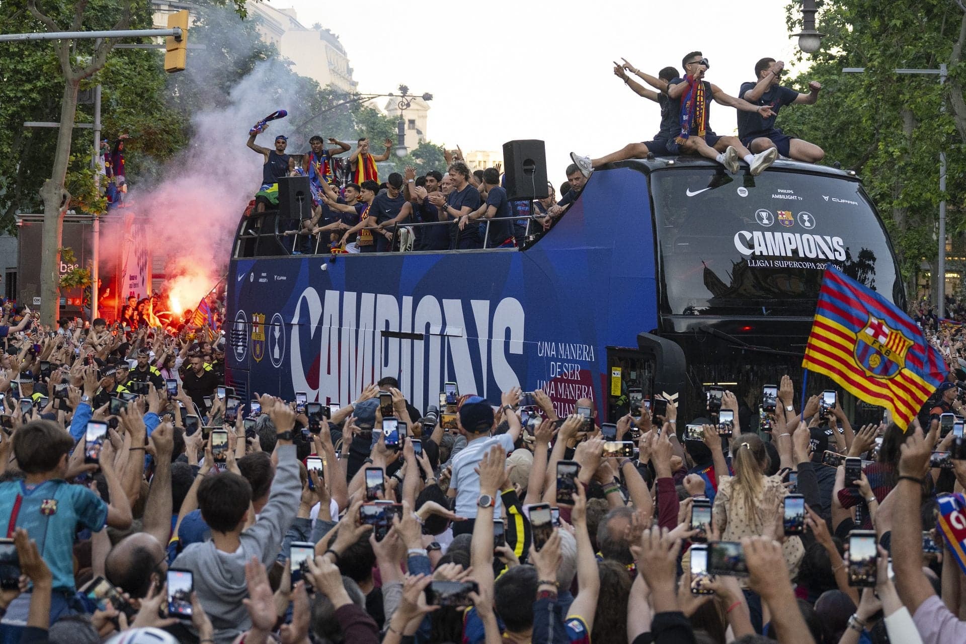 Watch: Barcelona duo’s hilarious reaction towards anti-Real Madrid gestures during Barcelona celebrations