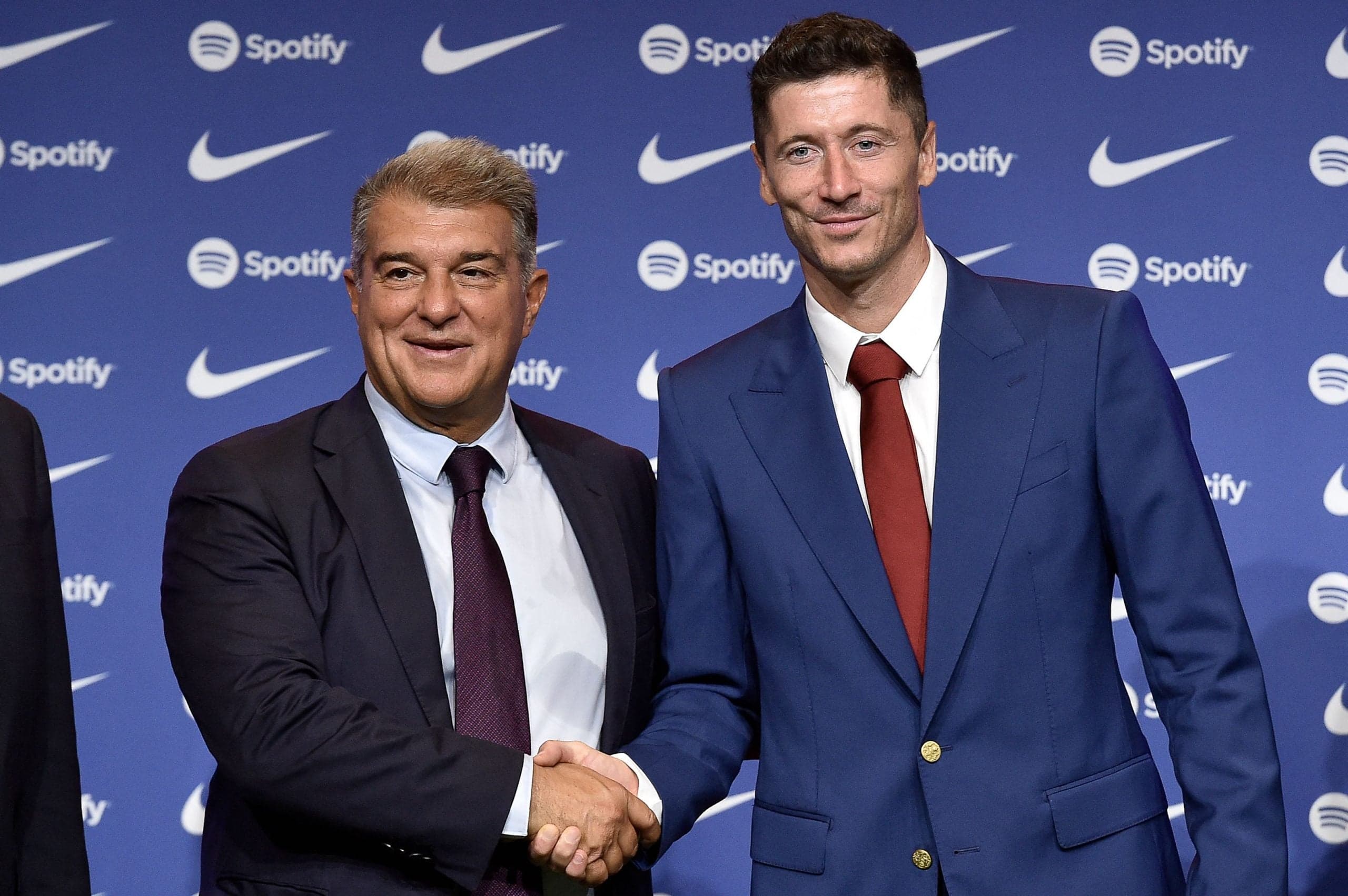 Barcelona to enter summer window under 1:1 rule after Lewandowski exit