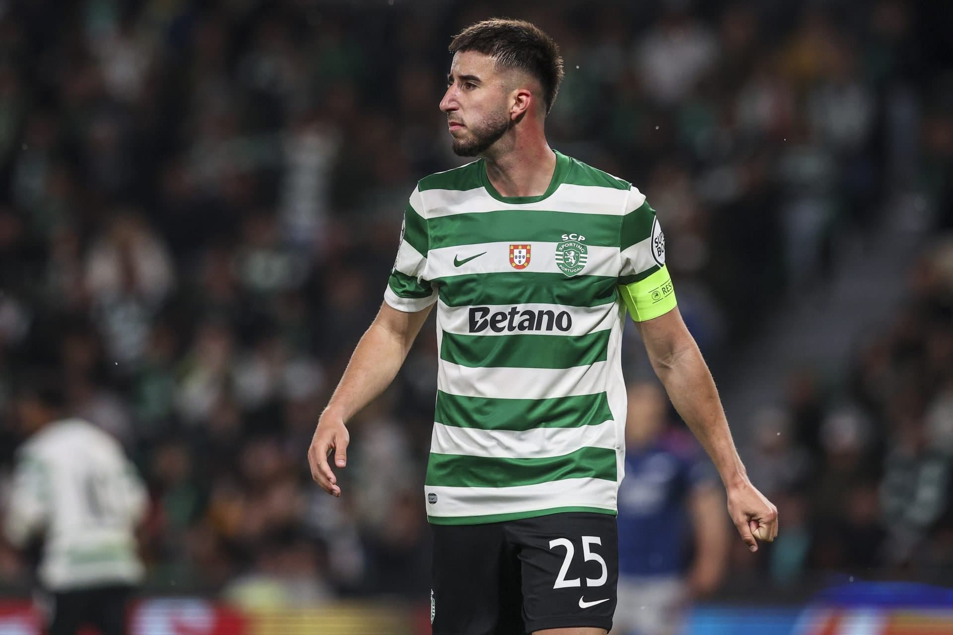 Barcelona among clubs interested in making a move for Portuguese international