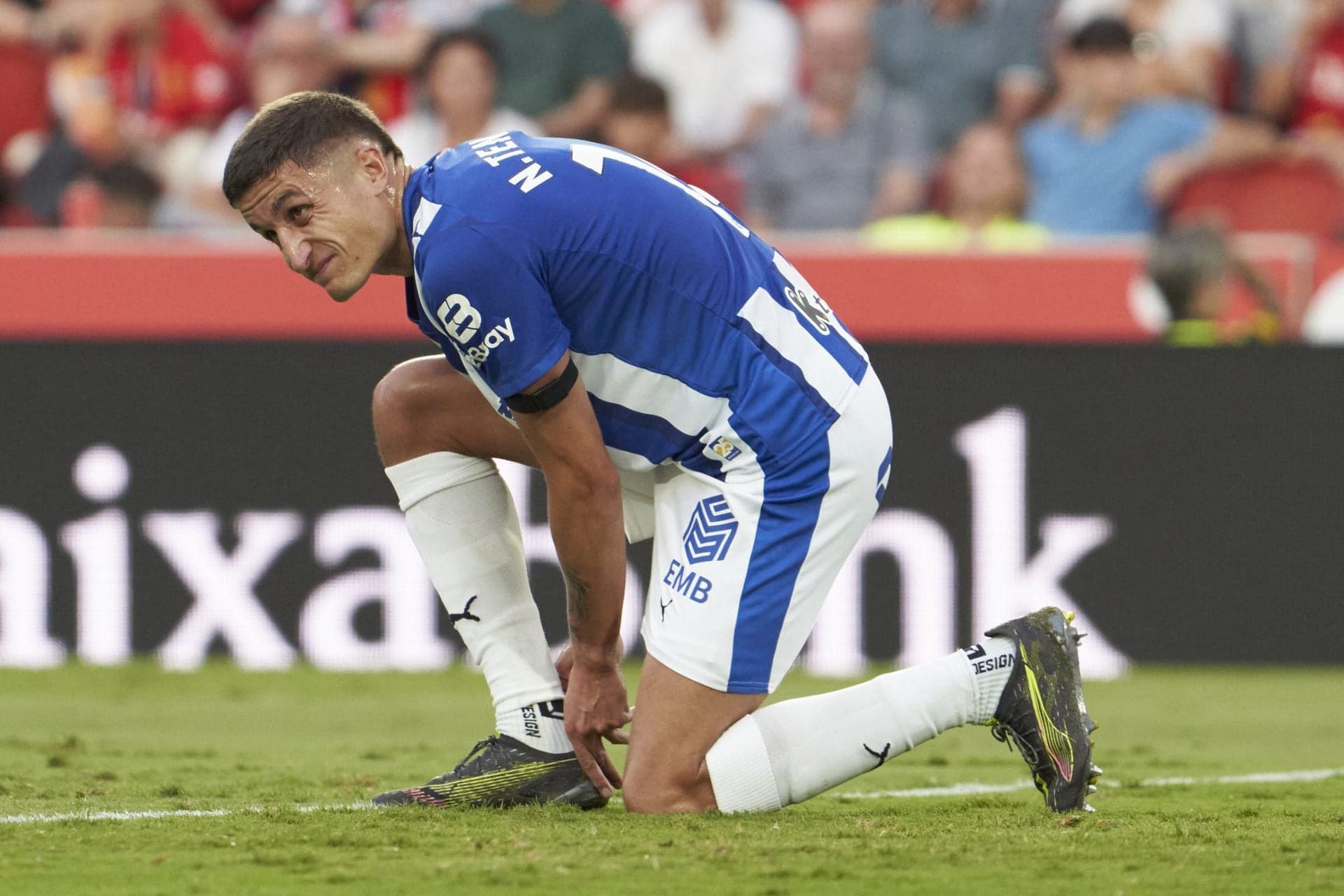 Alaves defender vows to make life difficult for Barcelona – ‘We will sweat blood’