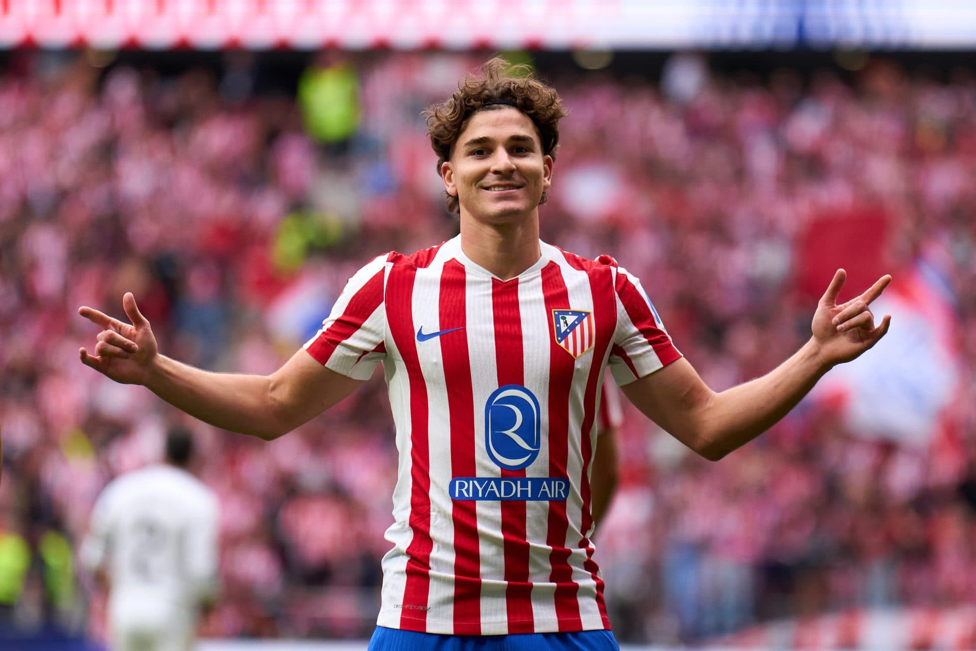 Three low-cost Julian Alvarez alternatives for Barcelona – including Manchester City ace