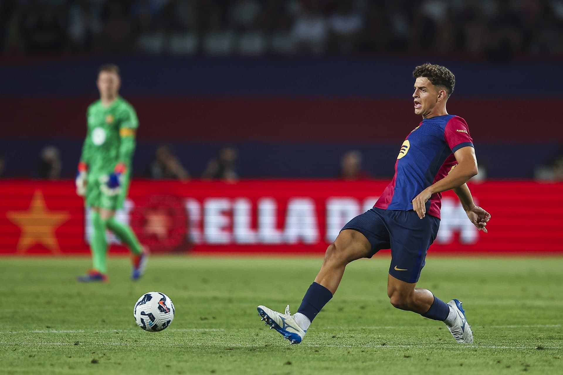 Barcelona closely monitoring former La Masia defender’s rise after leaving club