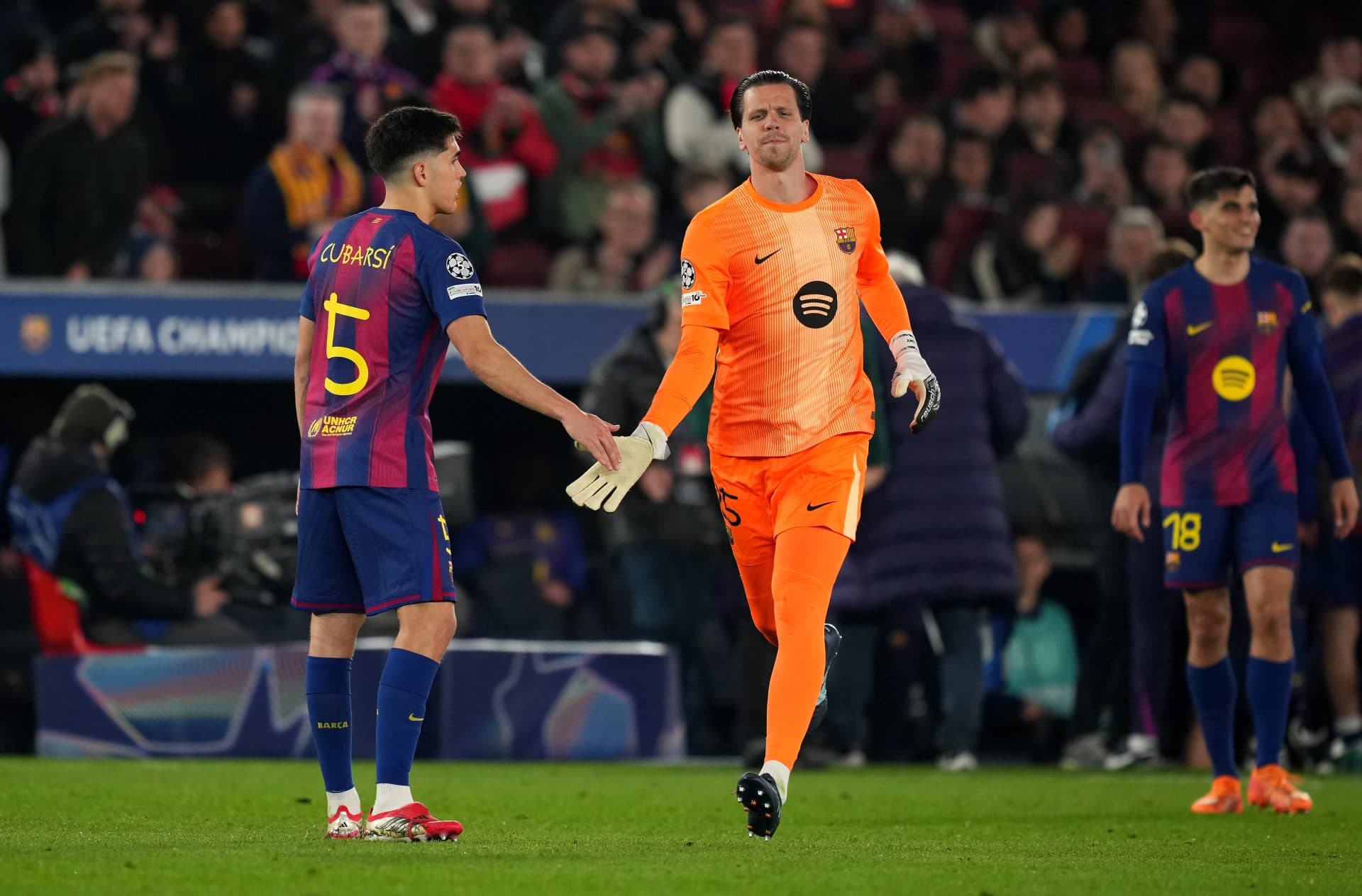 Barcelona open to keeping club veteran for another season