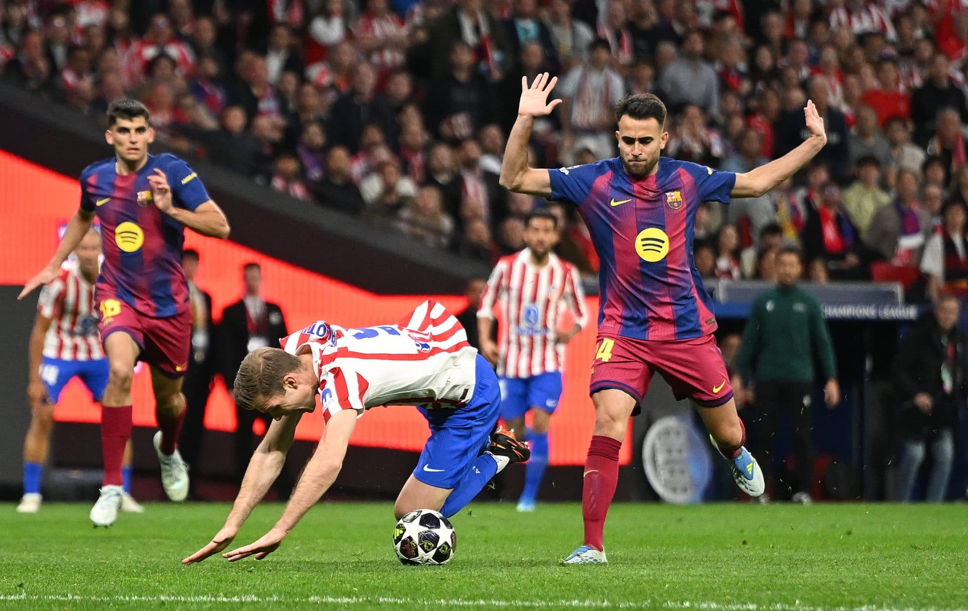 Barcelona defender issues statement of intent after red card vs Atletico – ‘This team deserved more’