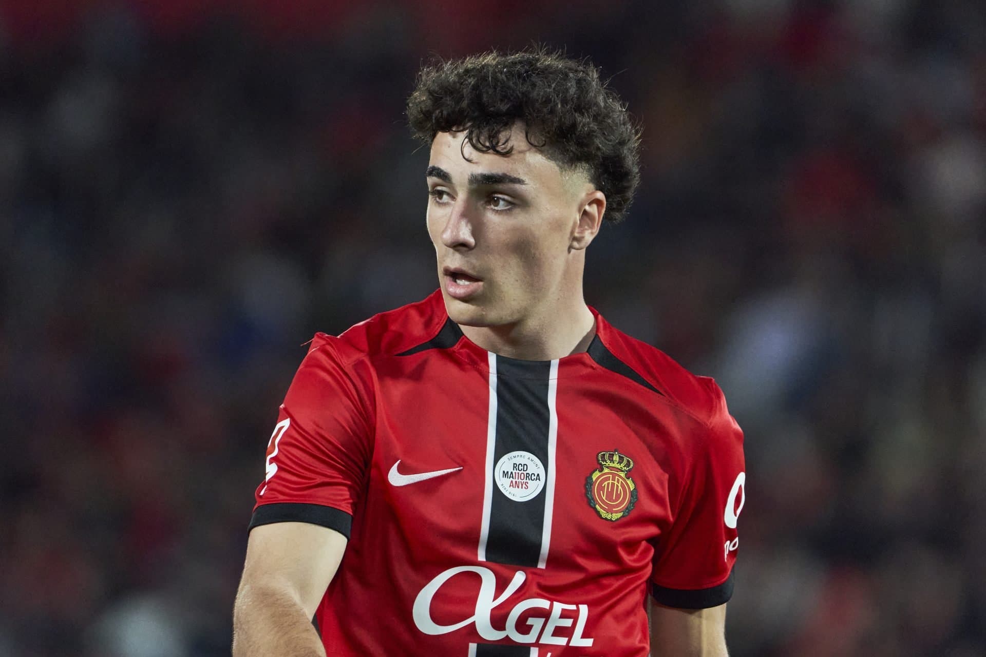 Barcelona can re-sign former La Masia winger for €12 million but have major doubts