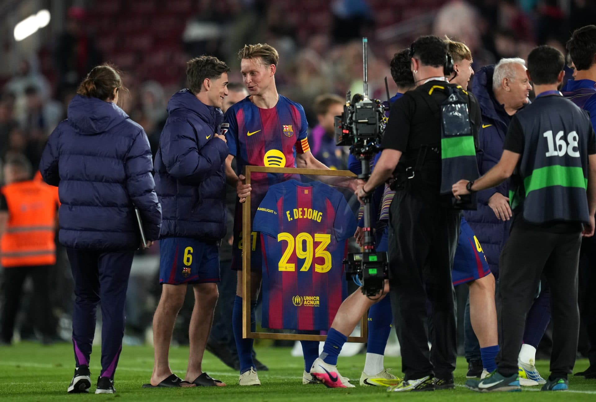 Frenkie de Jong breaks historic Barcelona record