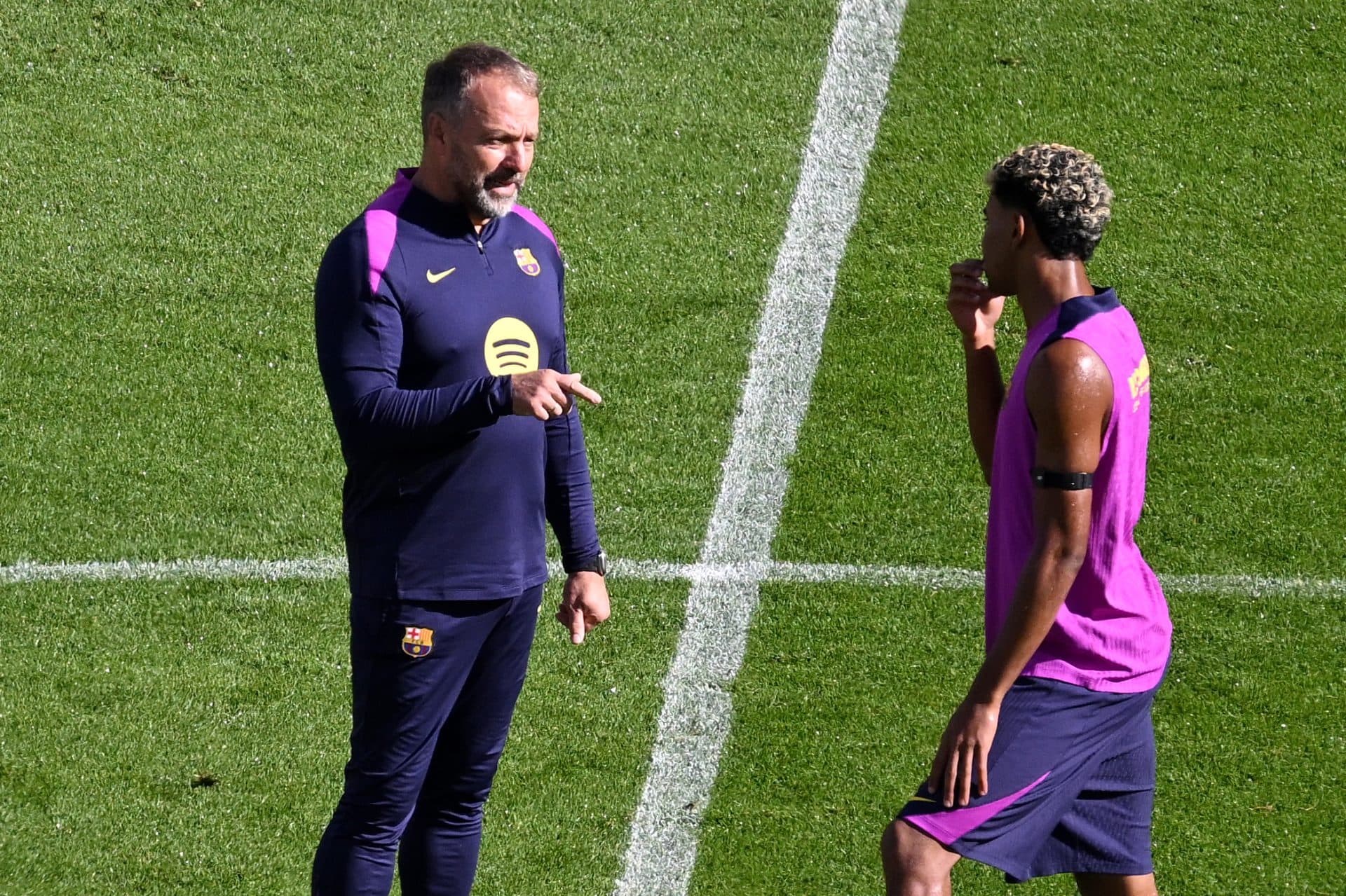 Barcelona ask UEFA to inspect Metropolitano pitch ahead of decisive Champions League tie