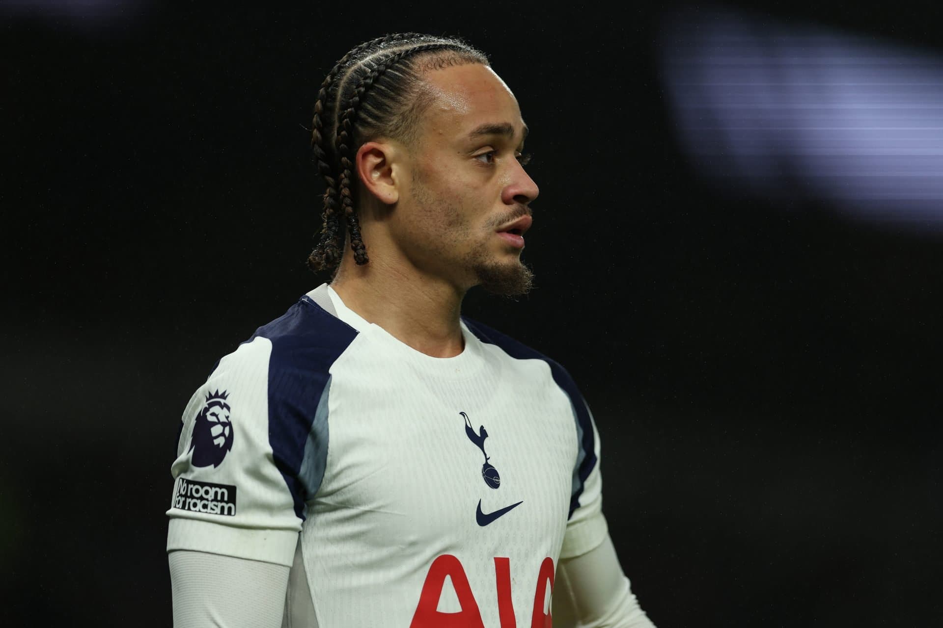 Barcelona Triumphs Again: Lionel Messi's Dream Team Takes Down Challenge!