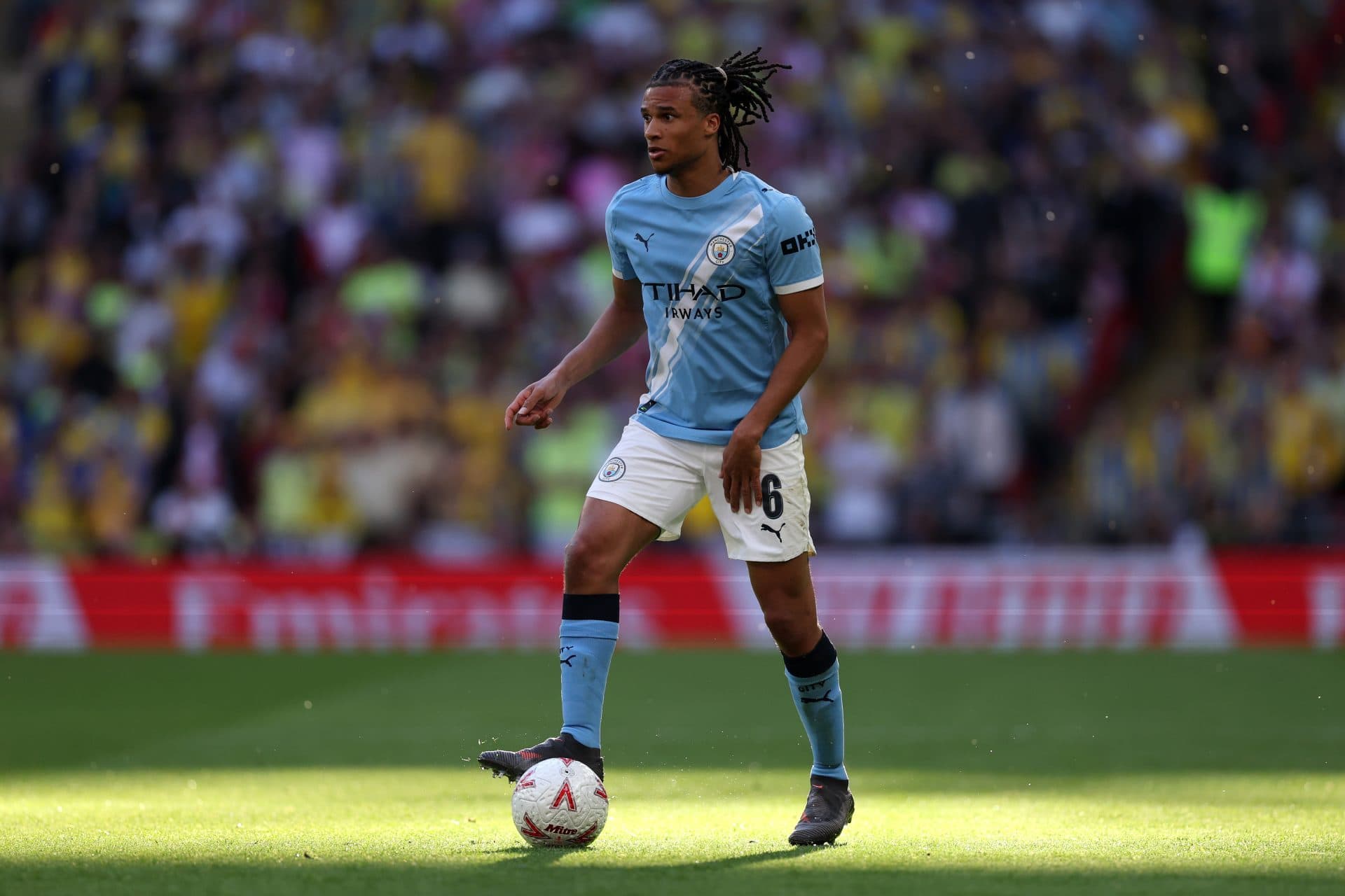Barcelona handed golden chance to sign versatile Man City star