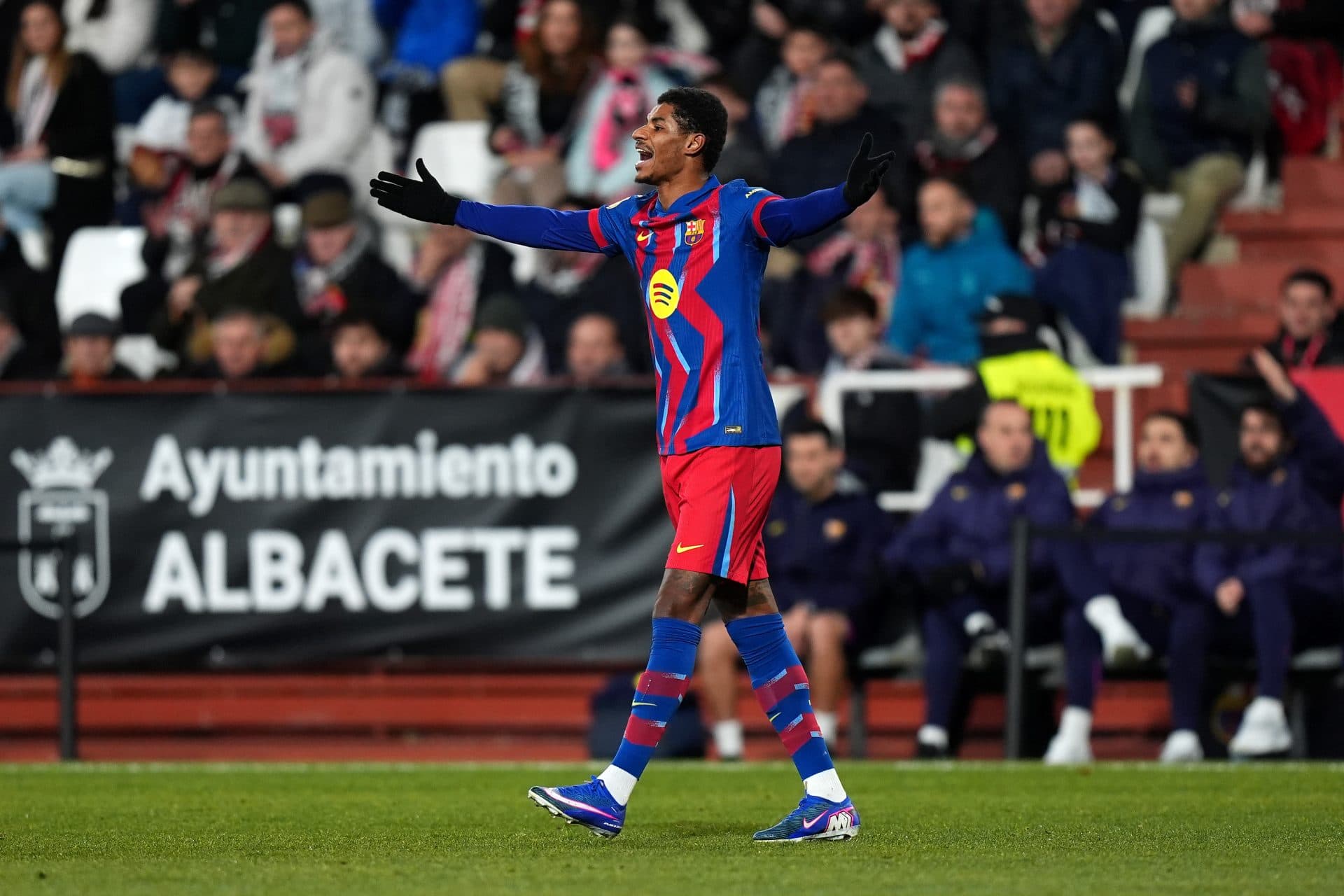 Barcelona decide against €30 million signing after internal review