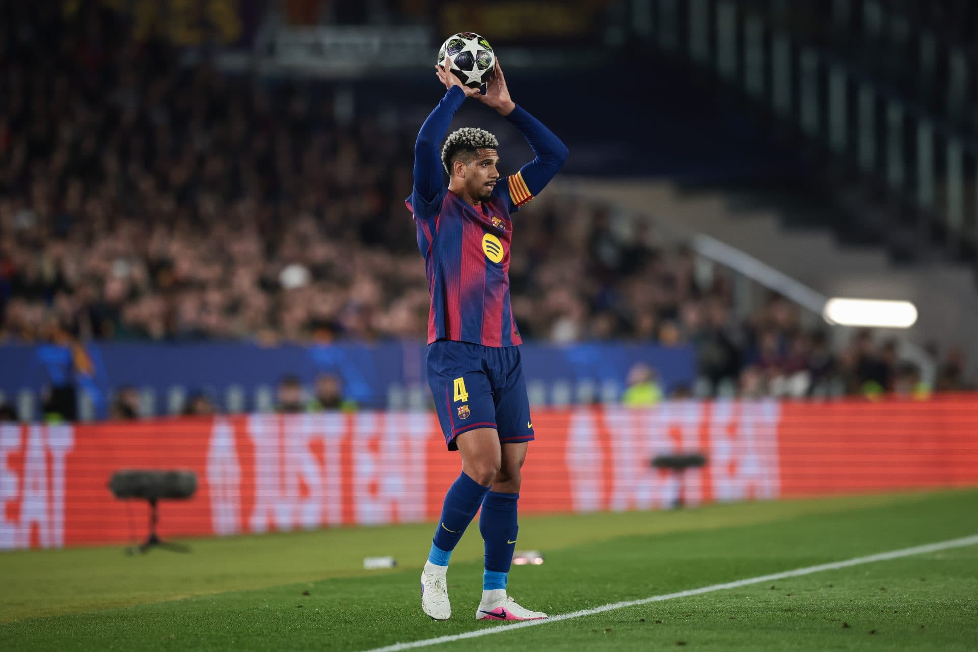 Barcelona captain steps up with heartfelt words for injured talent