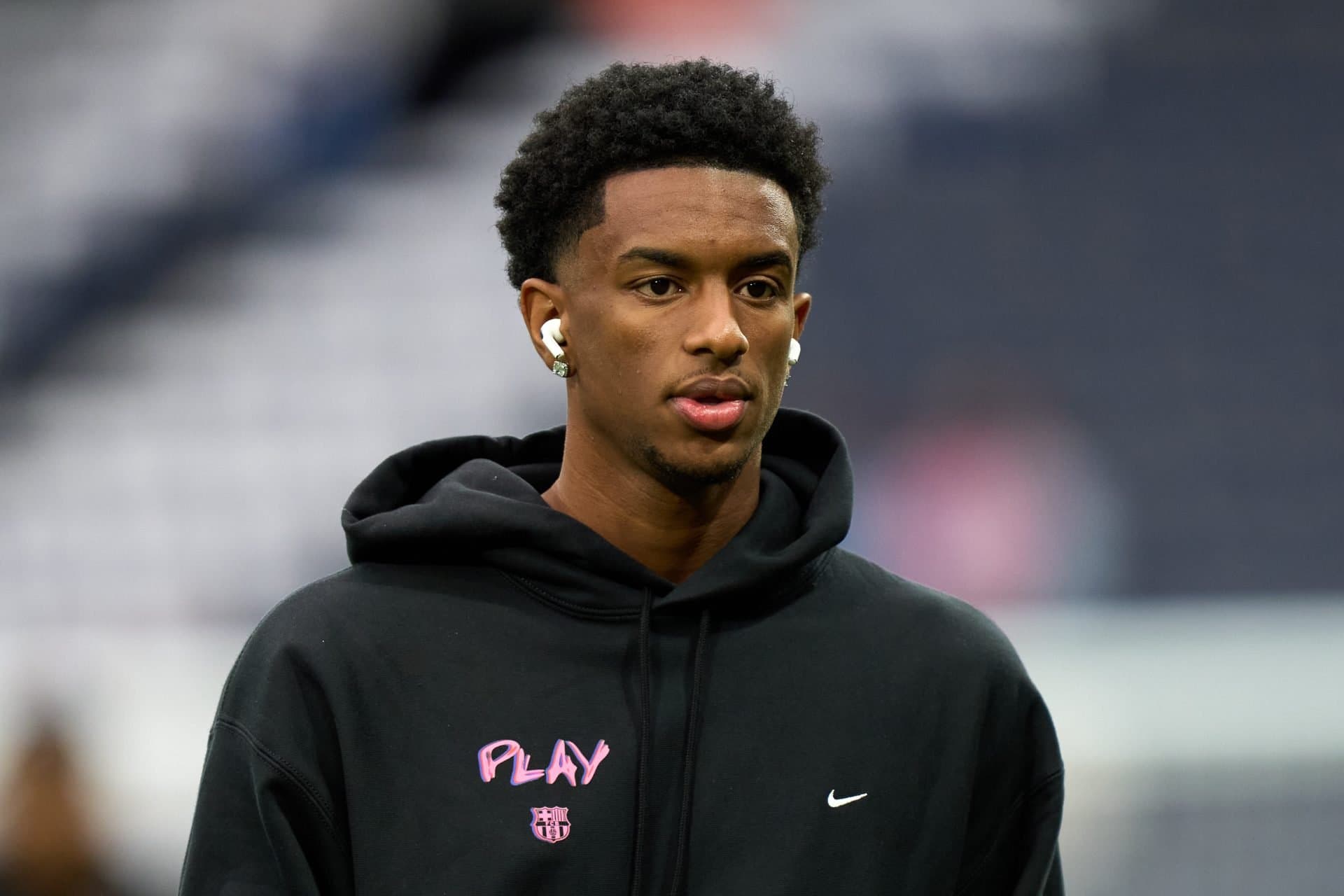 New Headline: Red Hot Streak Leads To Reds Dominating Final Match, Seizing 'Invincible' Lead Ahead of Major Event