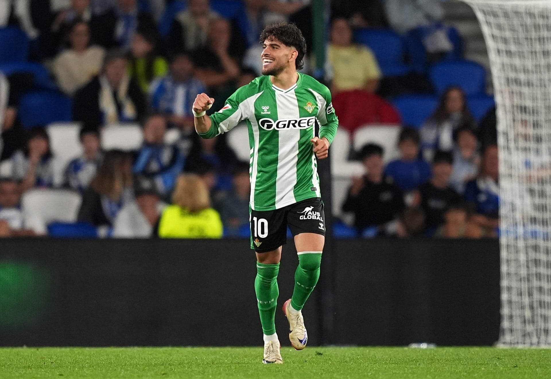 Barcelona make an enquiry for 24-year-old former winger with 27 G/A – report