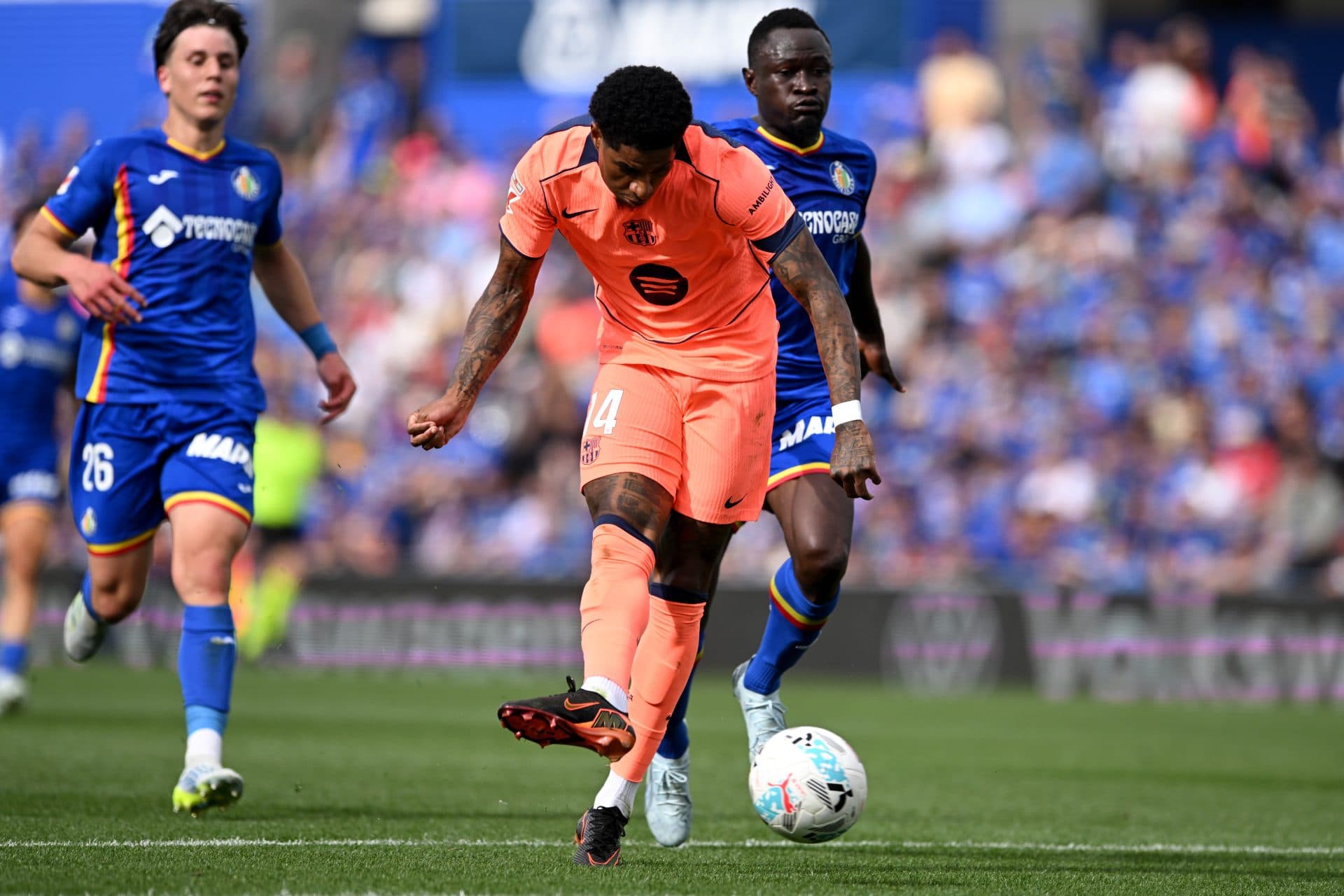 Barcelona star wants to remain at club at all costs amid uncertainy over permanent move