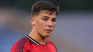 Man Utd's Lacey earns defensive plaudits