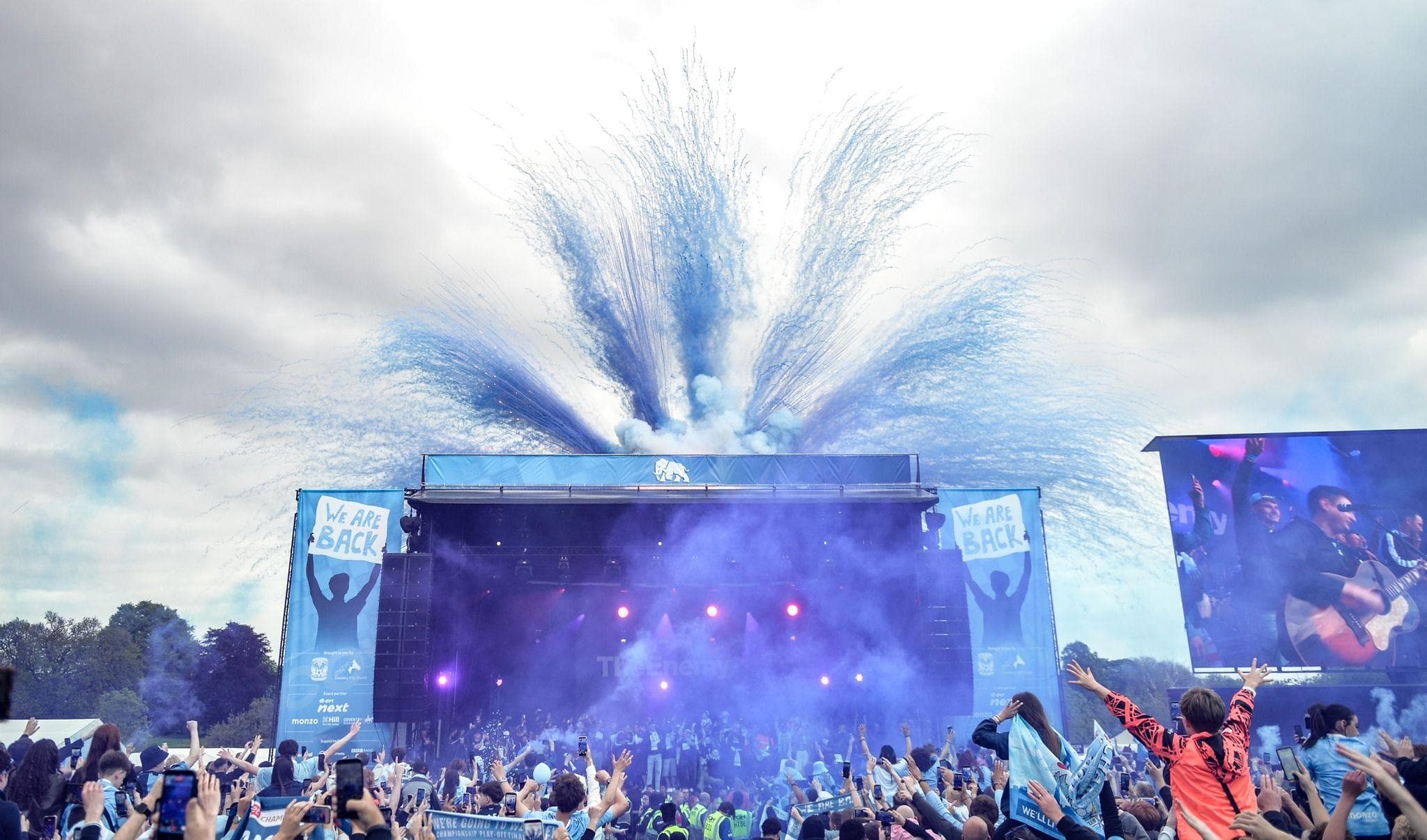 'Once in a lifetime party' as thousands celebrate in city