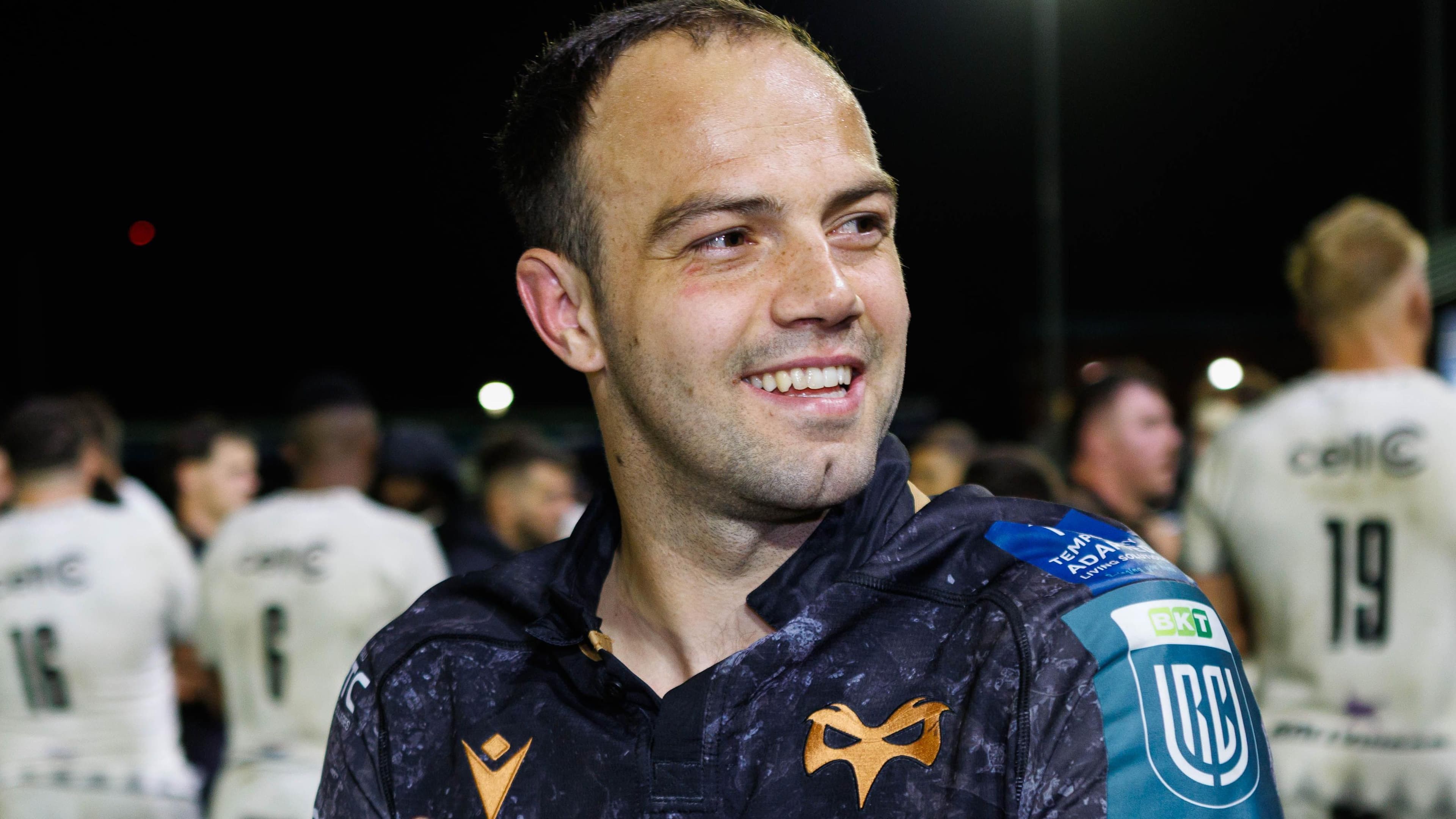 Ospreys centre Boshoff signs new deal