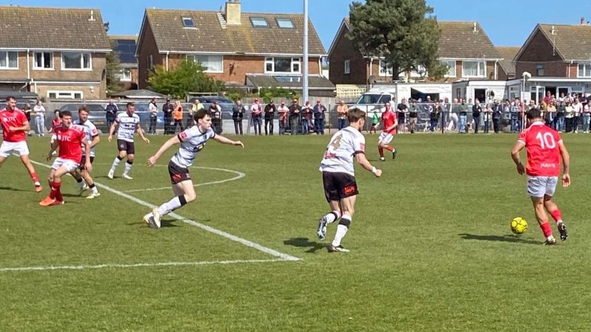 Jersey Bulls seal play-off place with Deal Town win