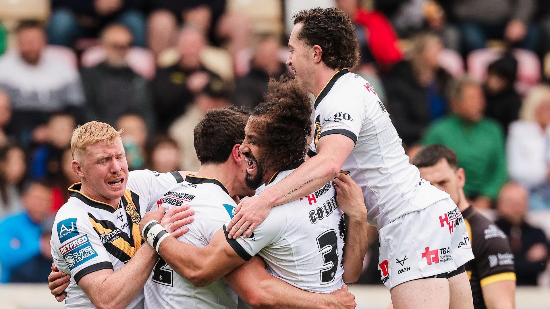 Castleford edge out York in rollercoaster encounter