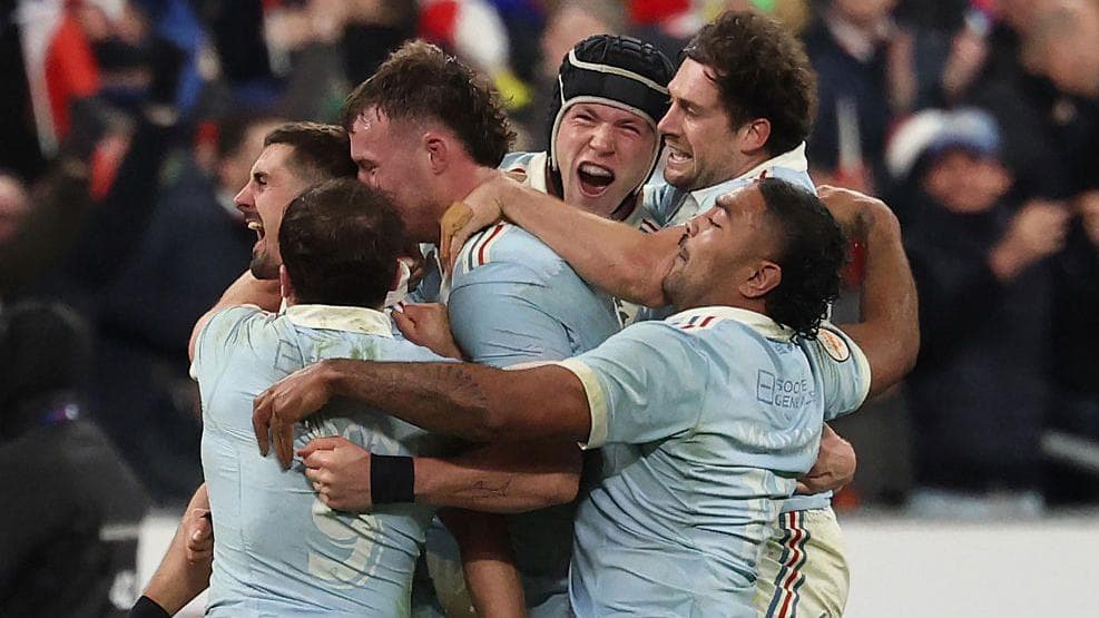 France take title with thrilling last-gasp win over England