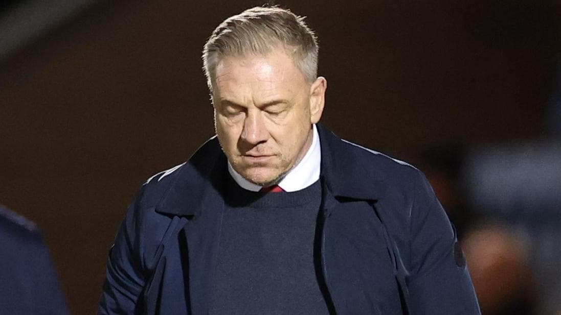 Crawley Town sack manager Lindsay after winless run