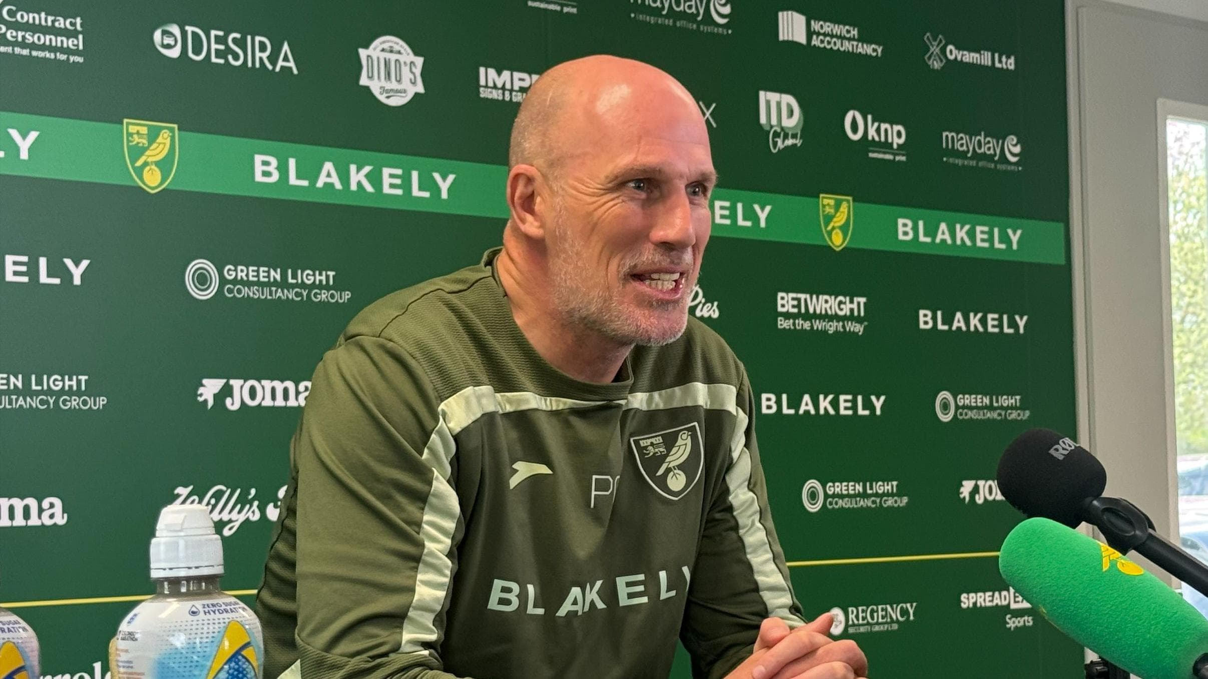 'We have a few issues' - Clement hints at injuries before Derby game