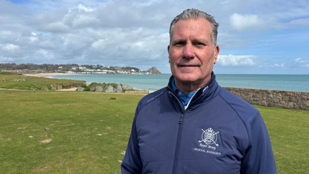 Golf club to set tees based on ability not gender