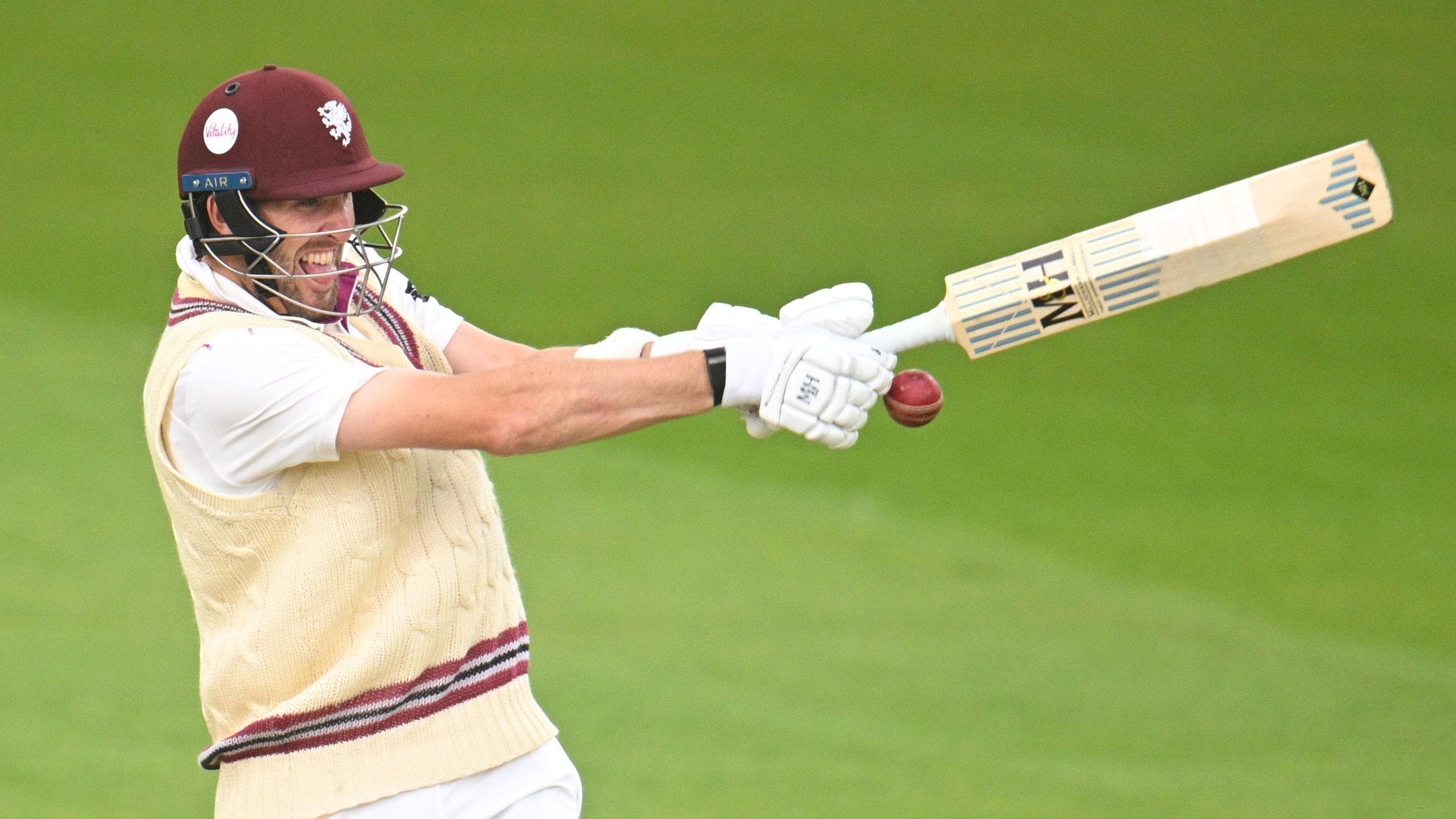 Overton & Abell hit tons as Somerset dominate Sussex
