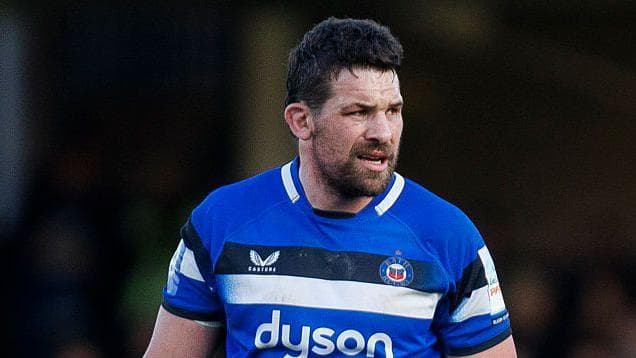 'Very bad' leg infection led to surgery - Ewels