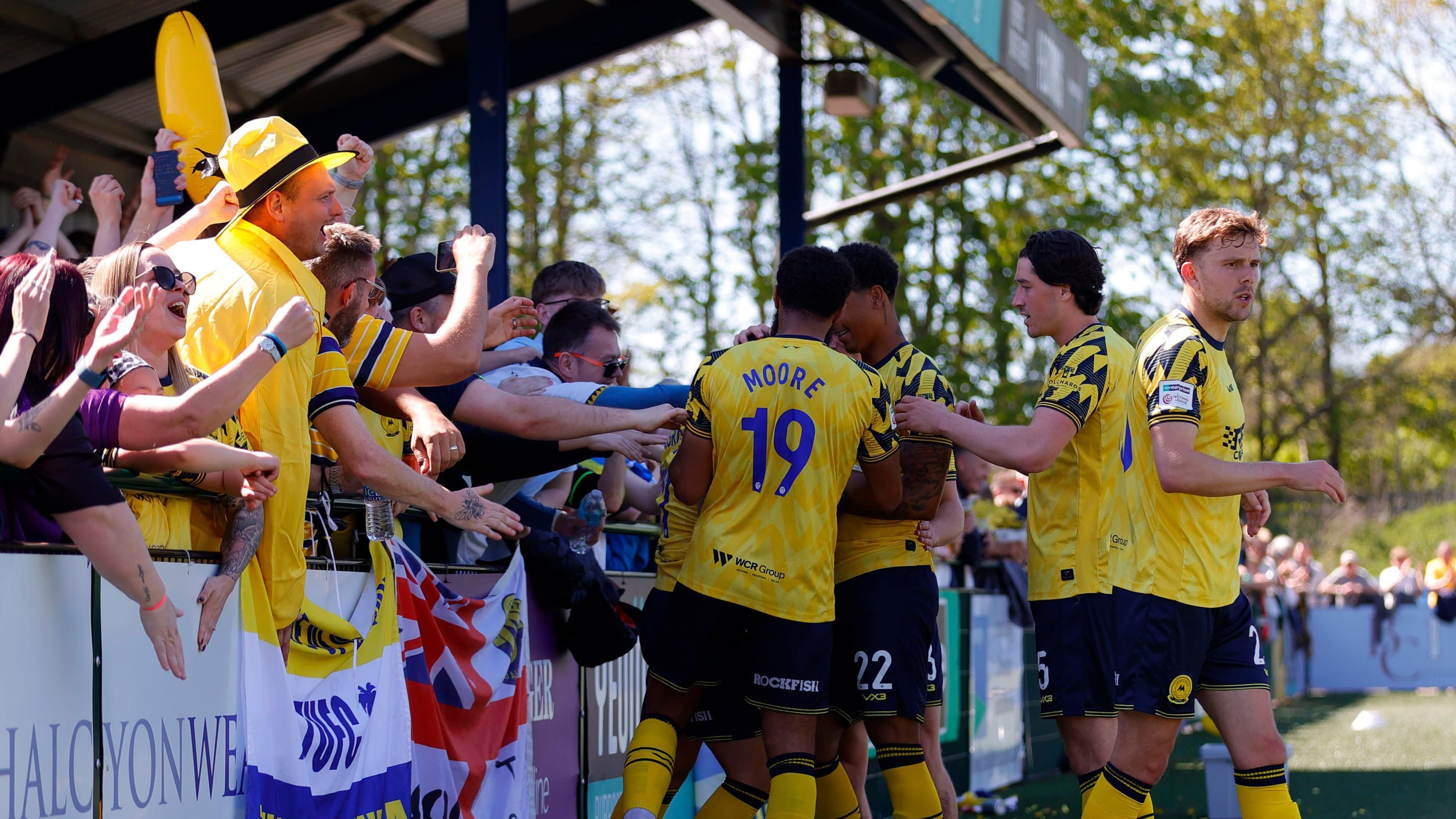Torquay United reach play-off semi-finals