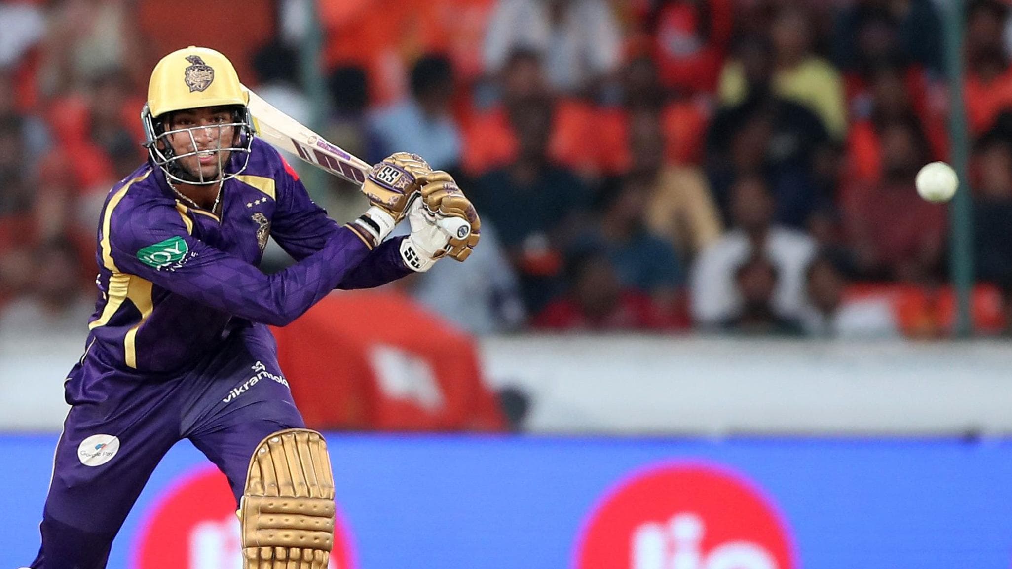 Sunrisers miss out on top spot with loss to Kolkata