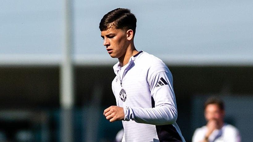 Lacey returns to Man Utd training