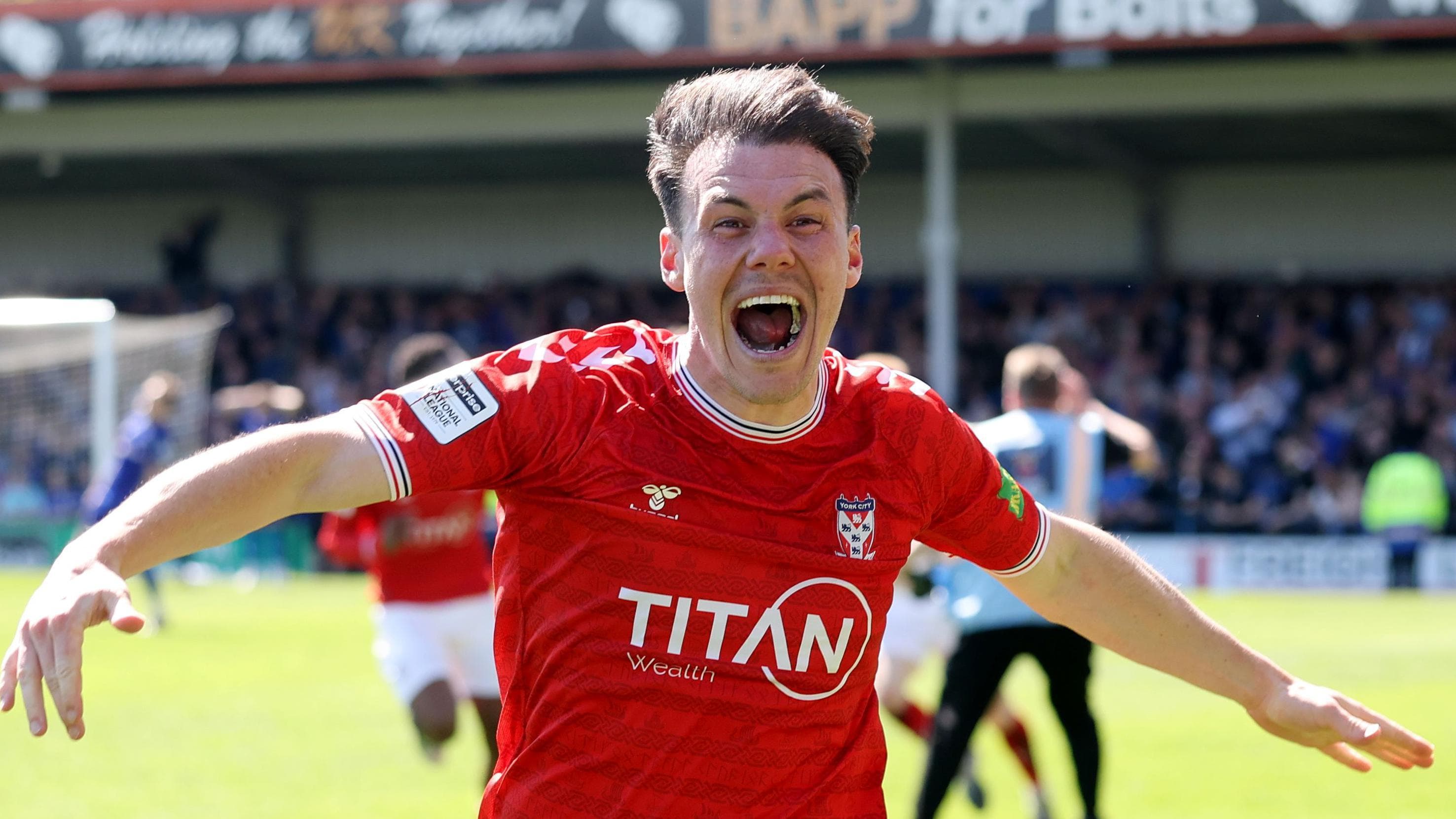 York extend full-back Fallowfield's contract
