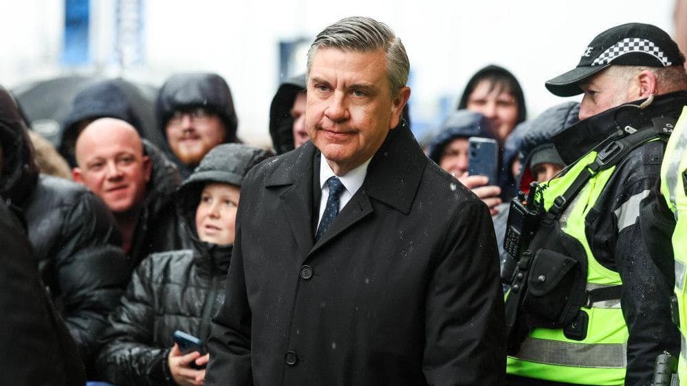 Rangers to raise £16m share issue for squad funds