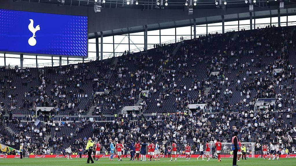 Spurs 'perilously close' to Championship football