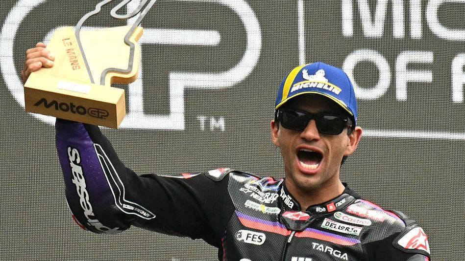 Martin wins to close gap on MotoGP leader Bezzecchi