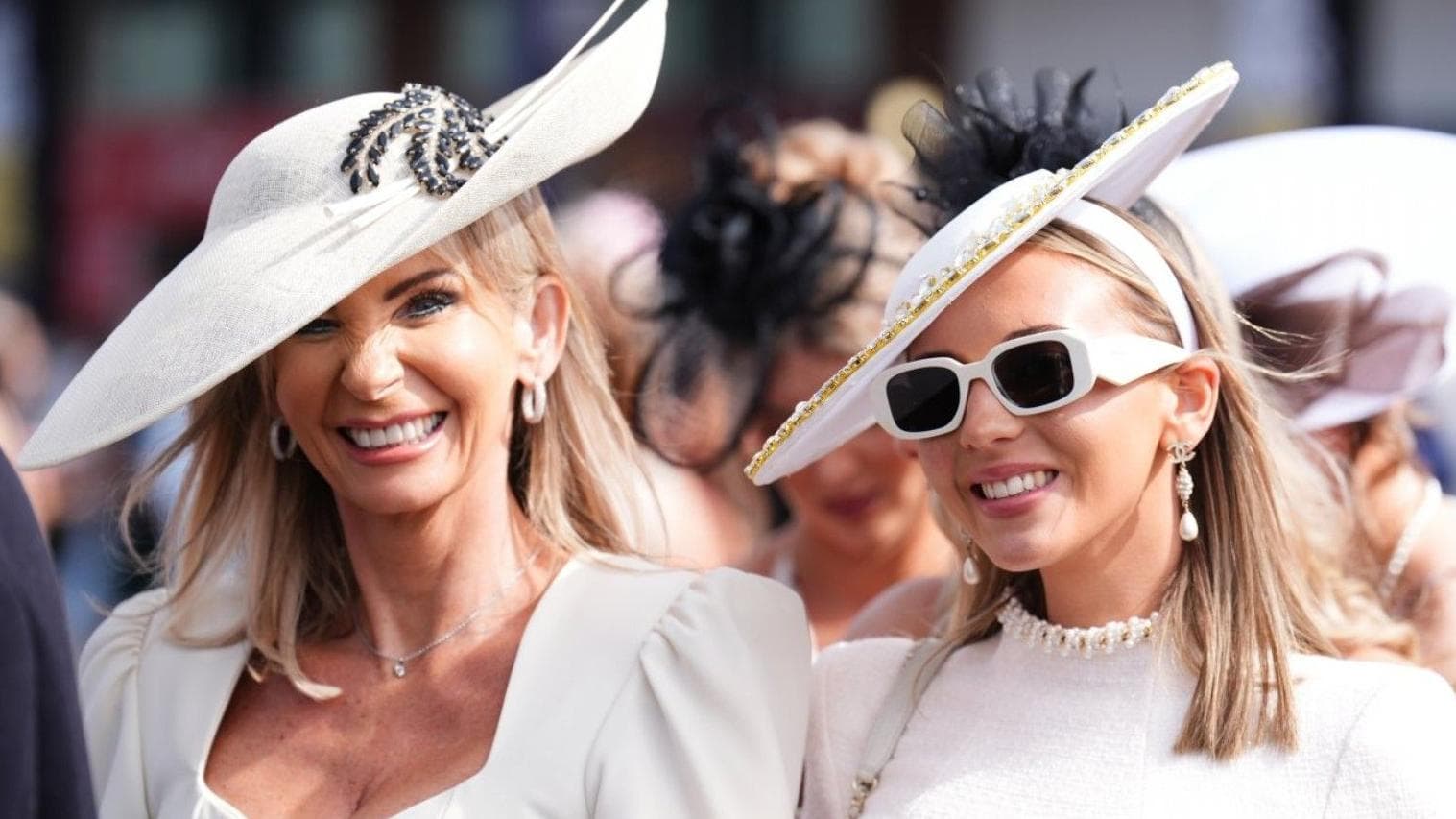 Sun shines on Grand National Ladies Day's stunning style